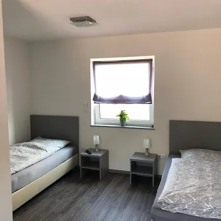Gaestehaus Strauss Hotel apartamentowy Rodgau